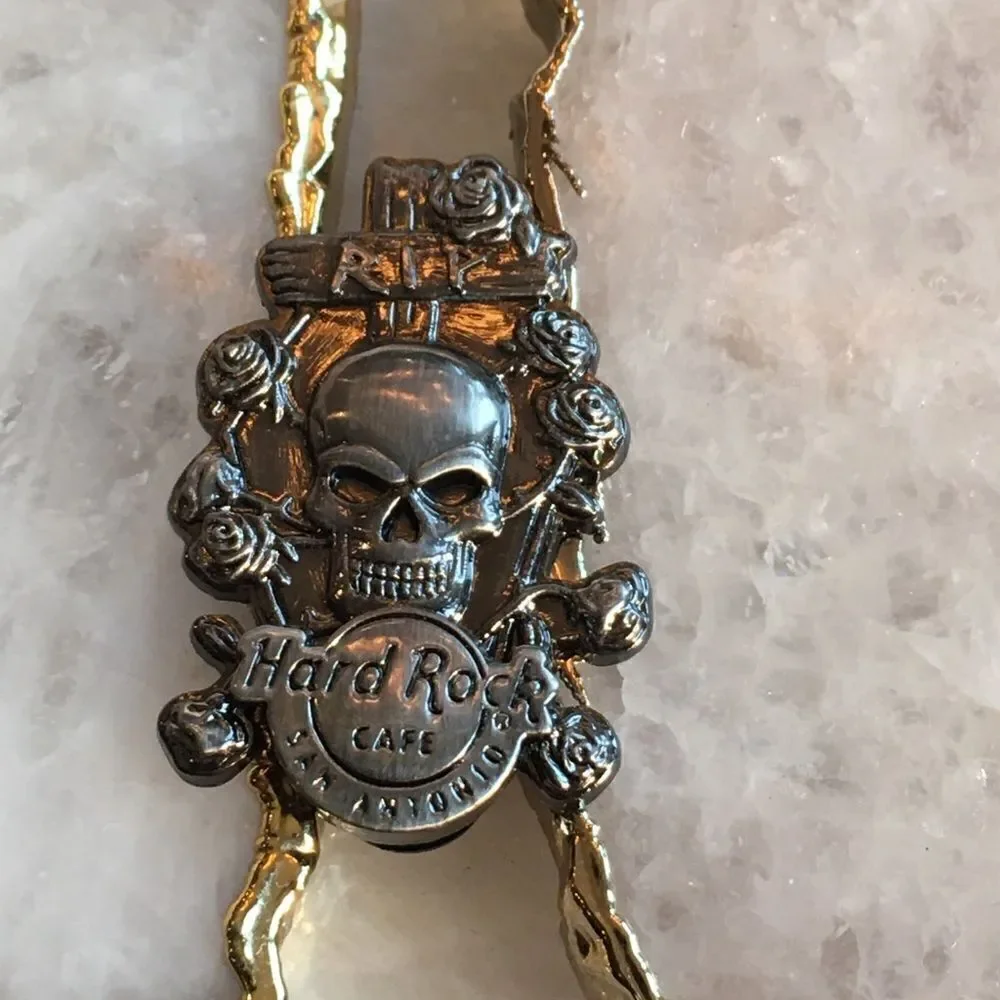 🎃 - Hard Rock San Antonio Chrome Skull Pin!